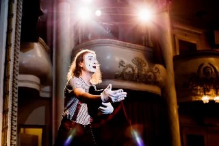 Curso gratuito de Básico em Arte Teatral