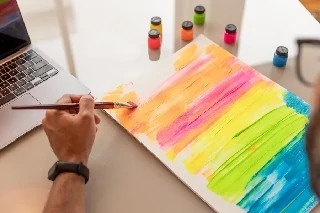 Curso gratuito online de Básico em Arteterapia com certificado