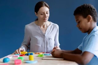 Curso gratuito de Básico em Neuropedagogia