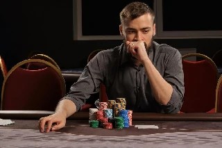 Curso gratuito de Básico em Poker