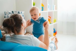 Curso gratuito de Cuidador de Crianças Babá