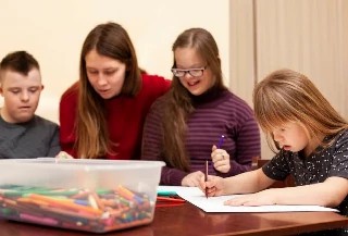 Curso gratuito de Desenvolvimento de Pessoas com Deficiência Mental