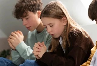 Curso gratuito de Religião para o Ensino Fundamental